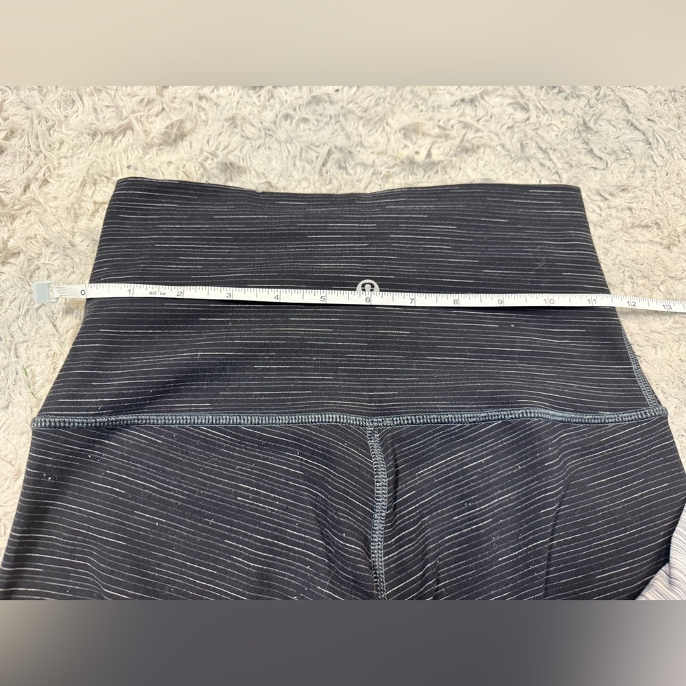 Lululemon wunder under black white ombré size 6 31” length - Picture 4 of 7